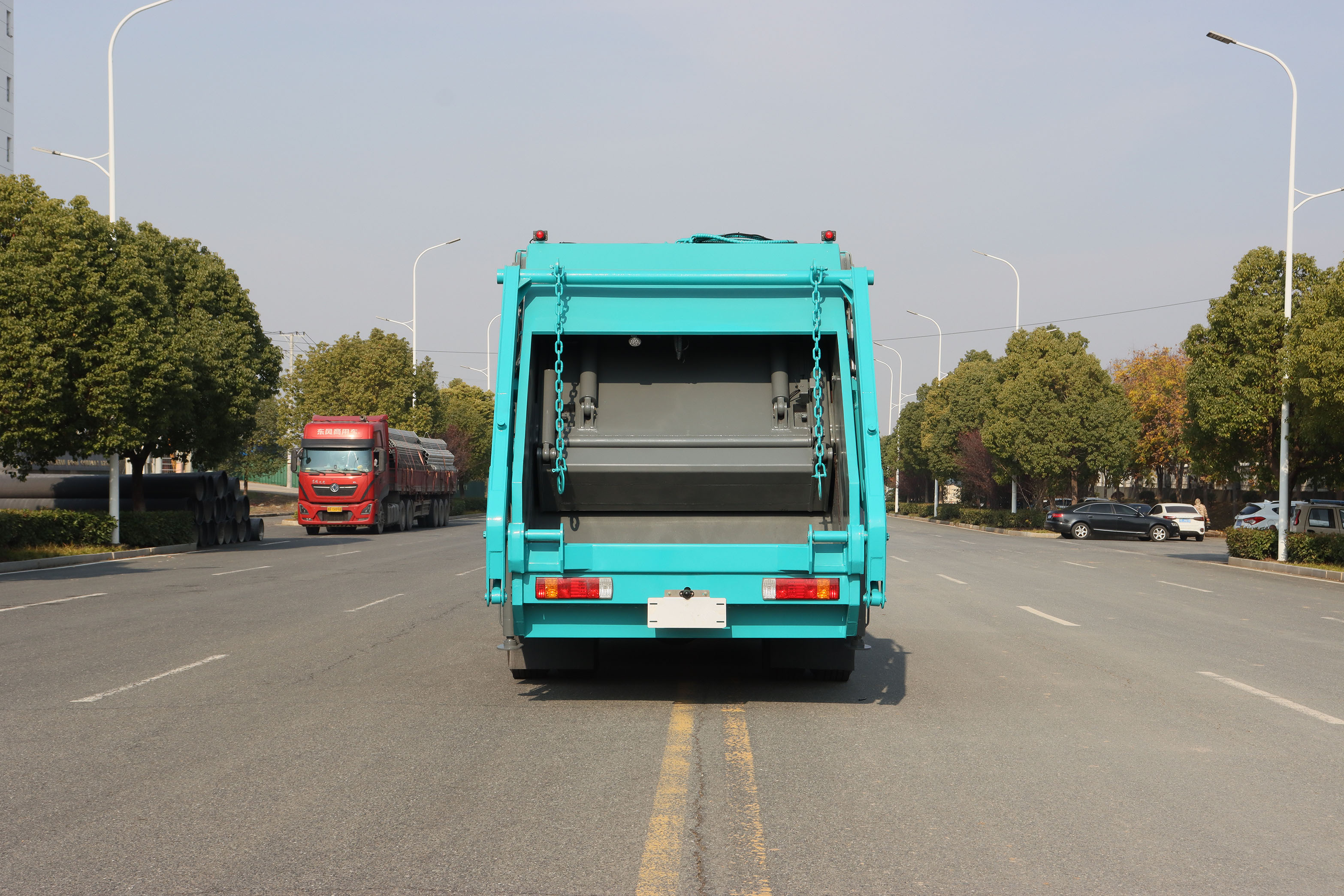 解放12方純電動(dòng)壓縮垃圾車(chē)圖片5