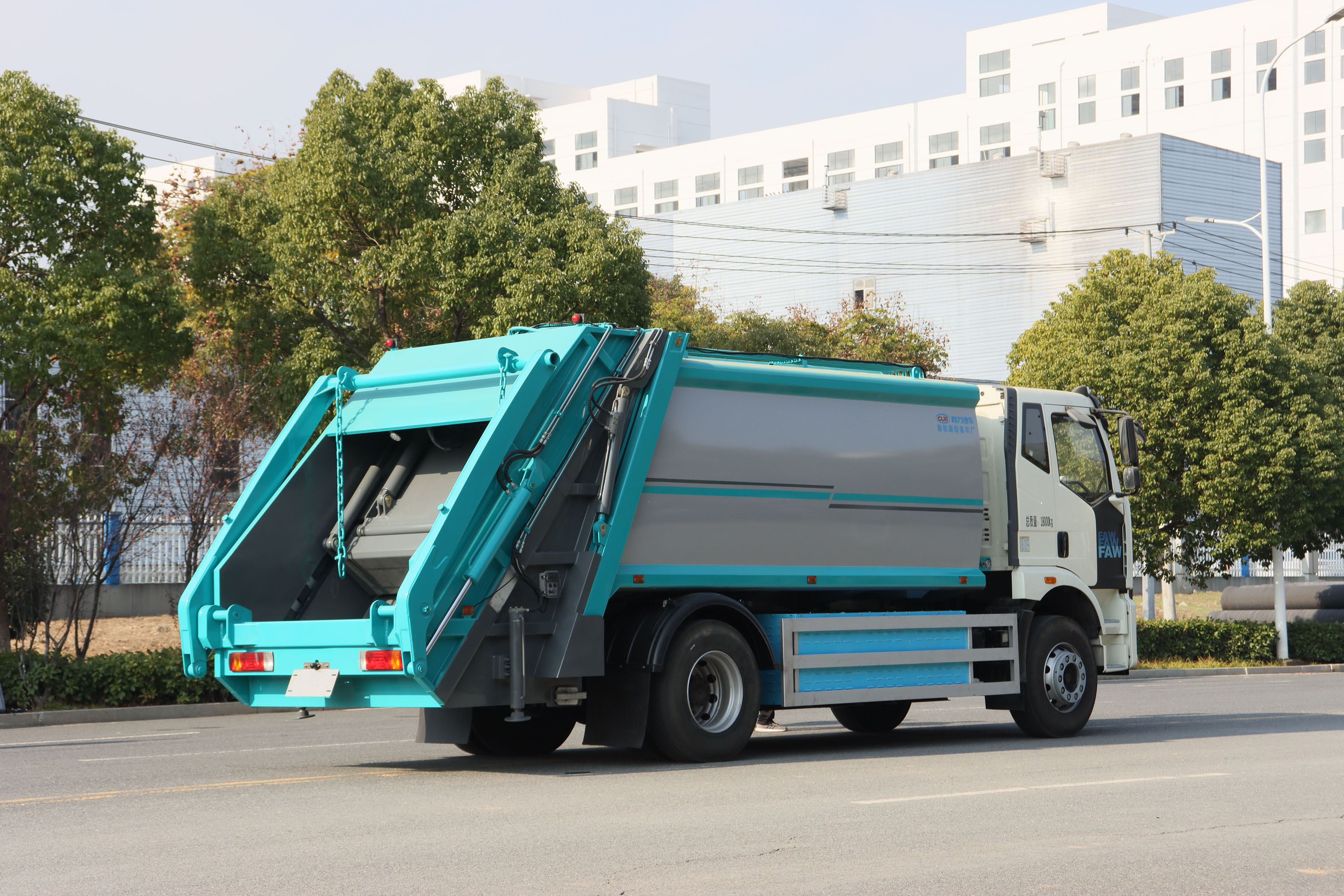 解放12方純電動(dòng)壓縮垃圾車(chē)圖片4